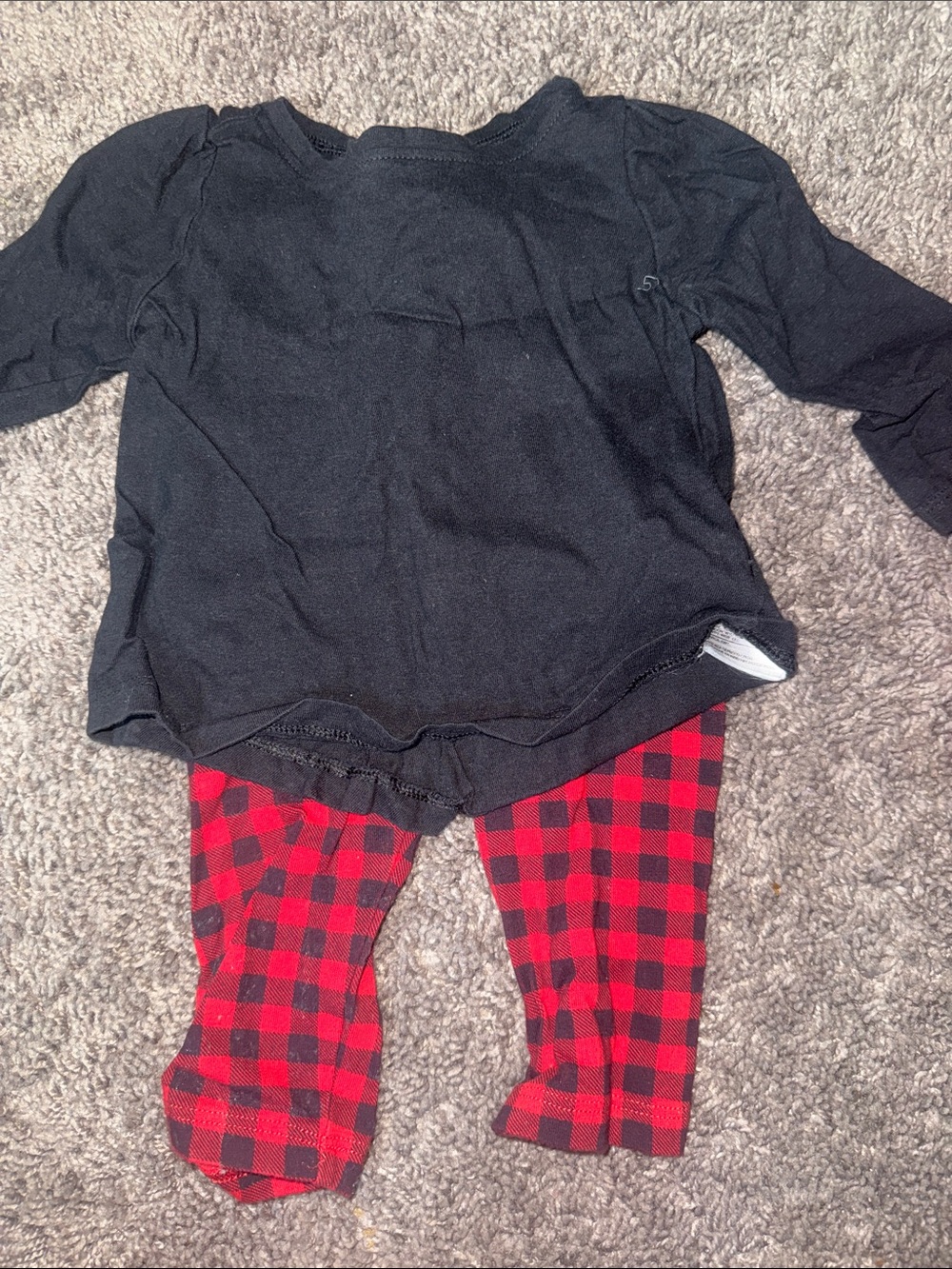 GAP Kids Black Top with Red and Black Buffalo Plaid Leggings